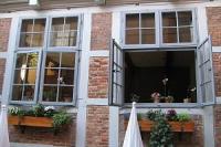 Sprossenfenster in grau bei Haus mit Denkmalschutz