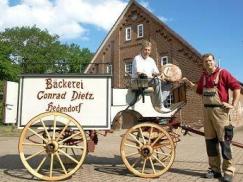 Holzkutsche der Bäckerei Dietz