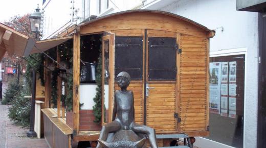 Schaustellerwagen und Statur 