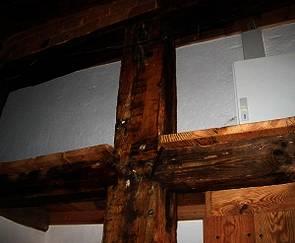 Holzregal (Nahansicht) 