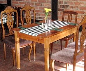 Holztisch für Gaststube 